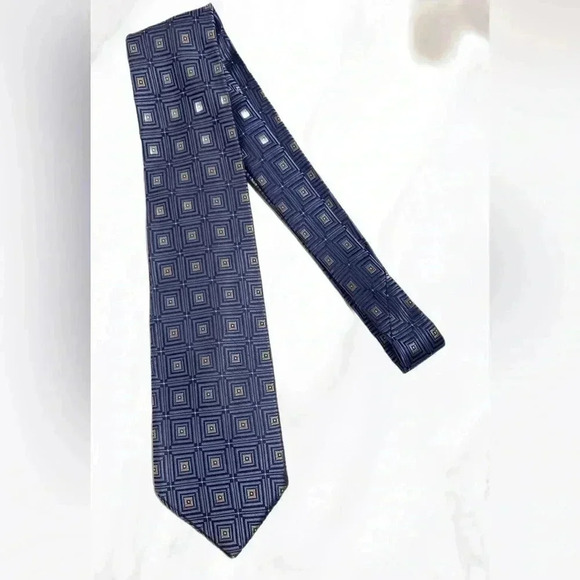 Harry Rosen  100% silk blue and grey geometric medallion tie - Picture 1 of 3